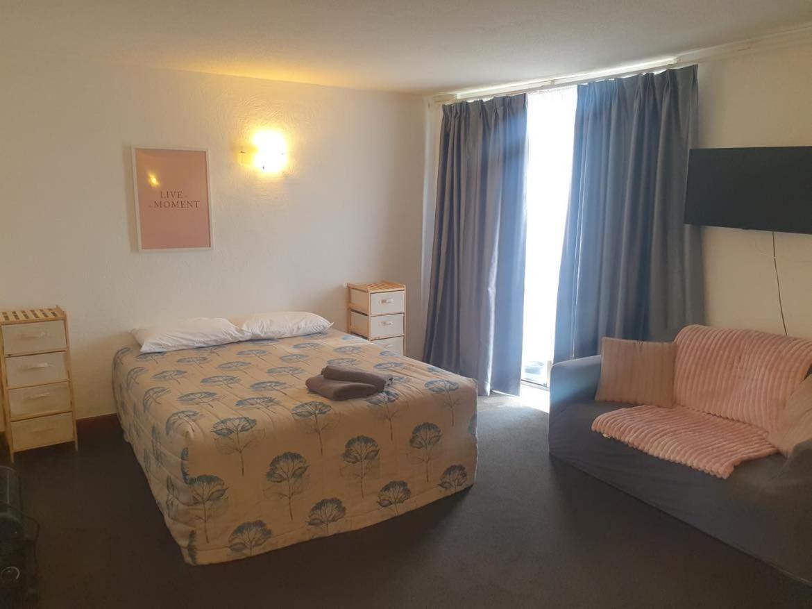 Aaa Mana Motel Porirua Exterior photo