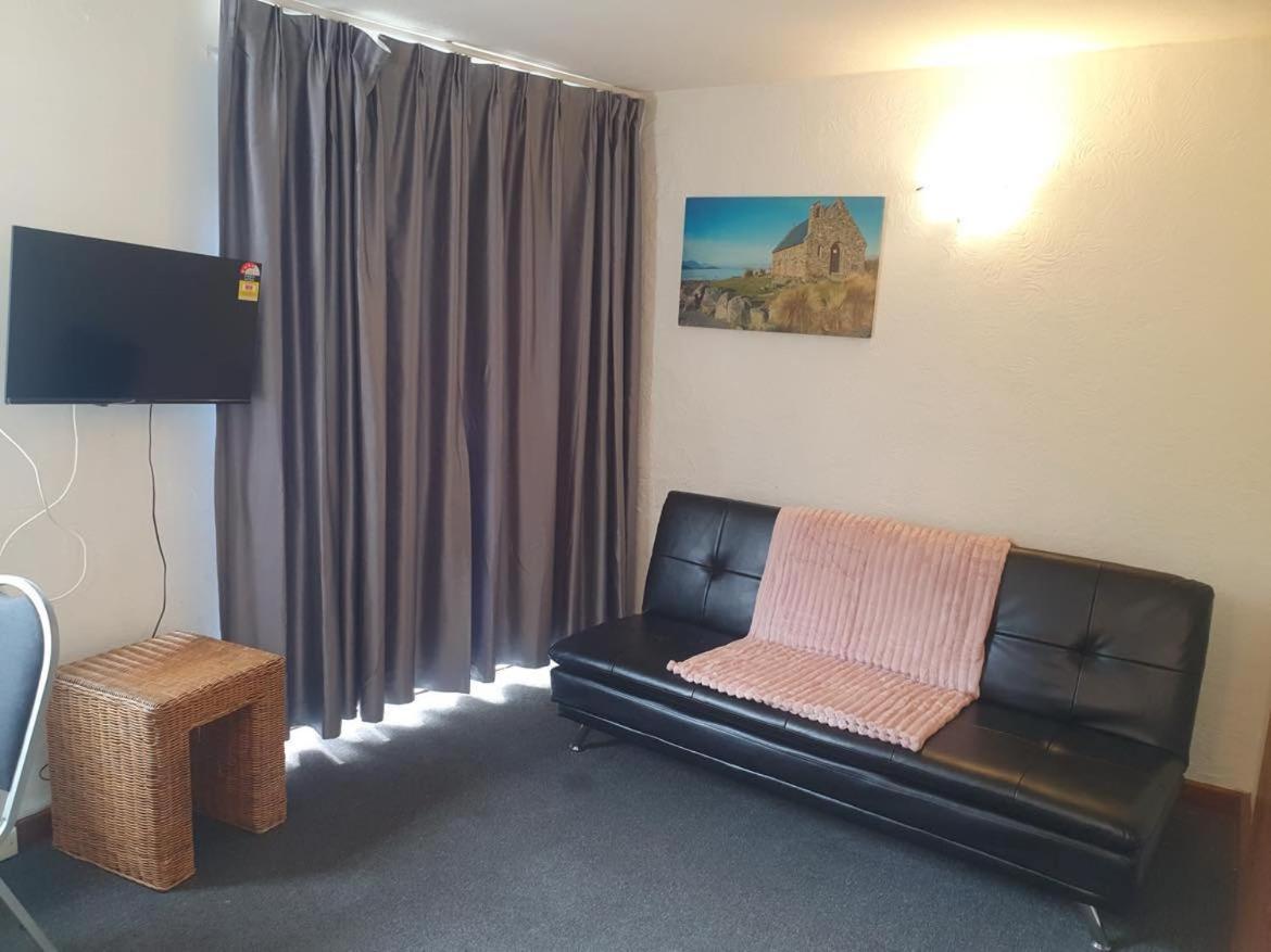 Aaa Mana Motel Porirua Exterior photo